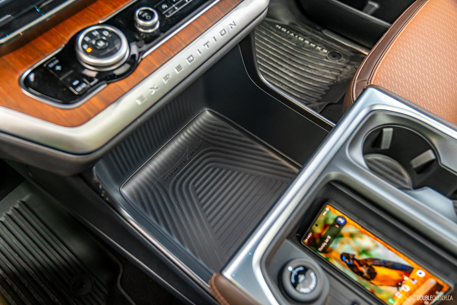 2025 Ford Expedition centre console view