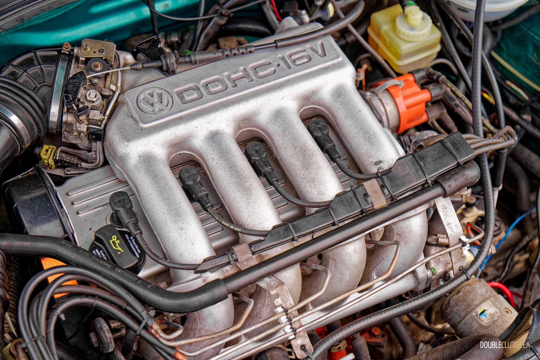 1992 Volkswagen GTI 16V engine bay view