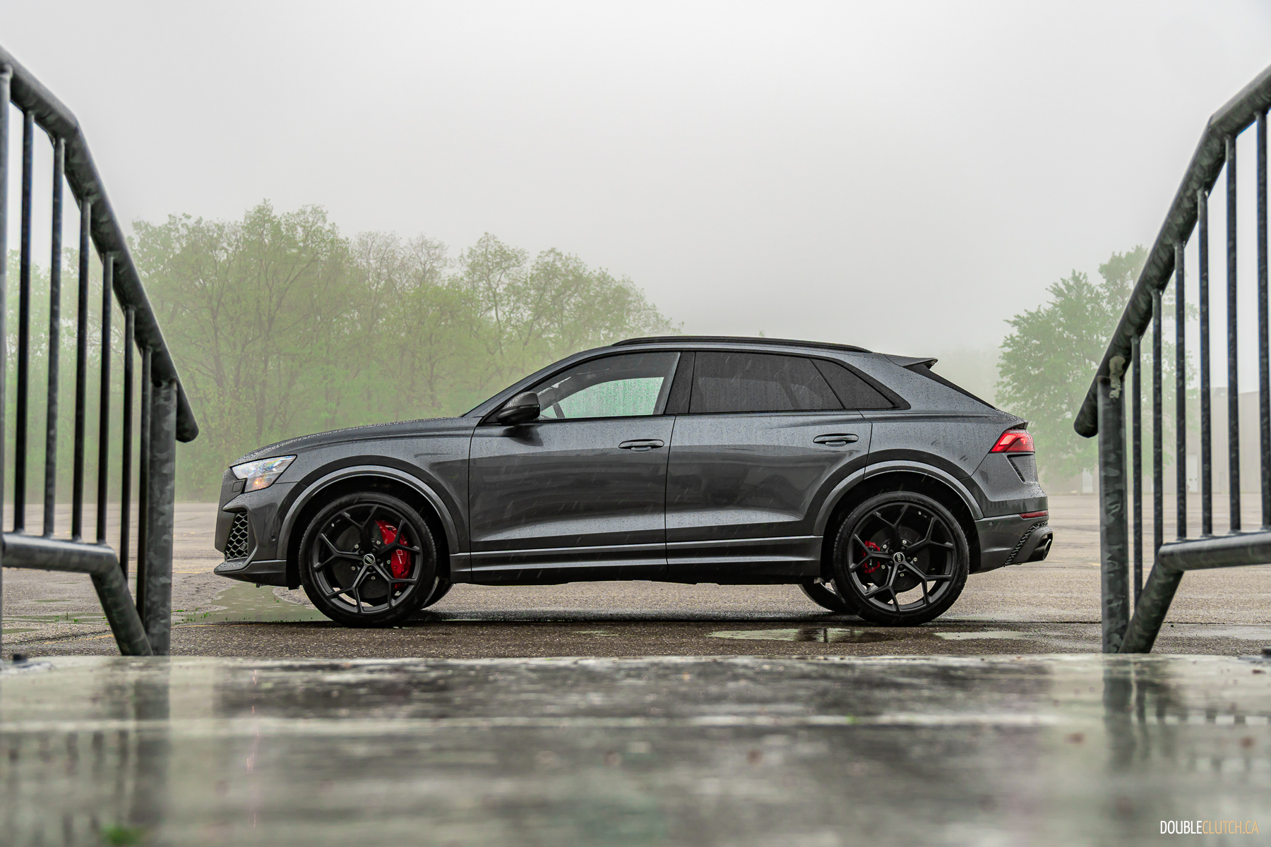 2025 Audi RS Q8 Performance side profile view