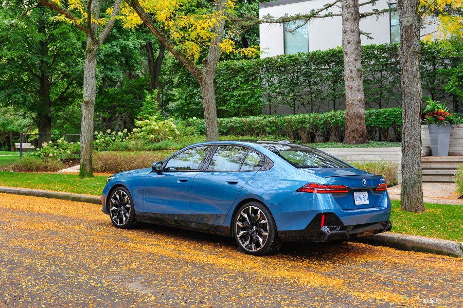 2025 BMW 540i Legacy Edition in Maldives Blue