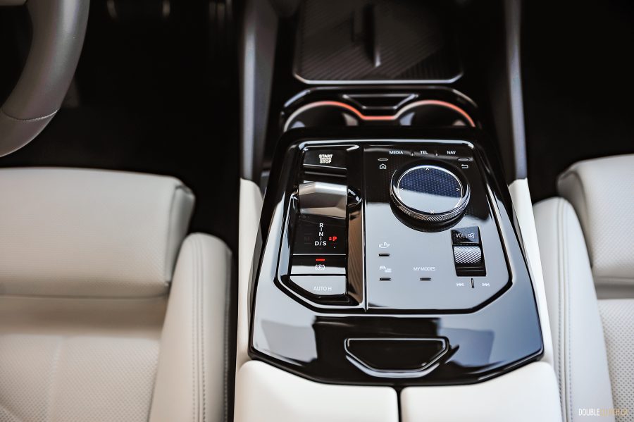 2025 BMW 540i Legacy Edition interior