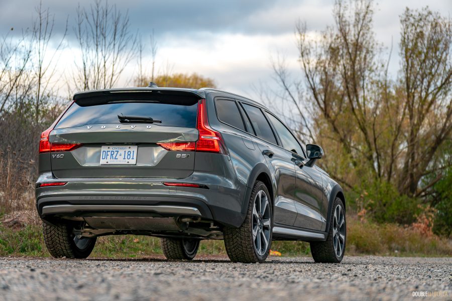 2026 Volvo V60 Cross Country in Forest Lake green