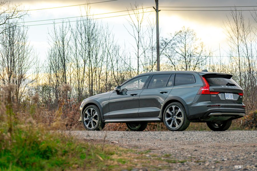 2026 Volvo V60 Cross Country in Forest Lake green